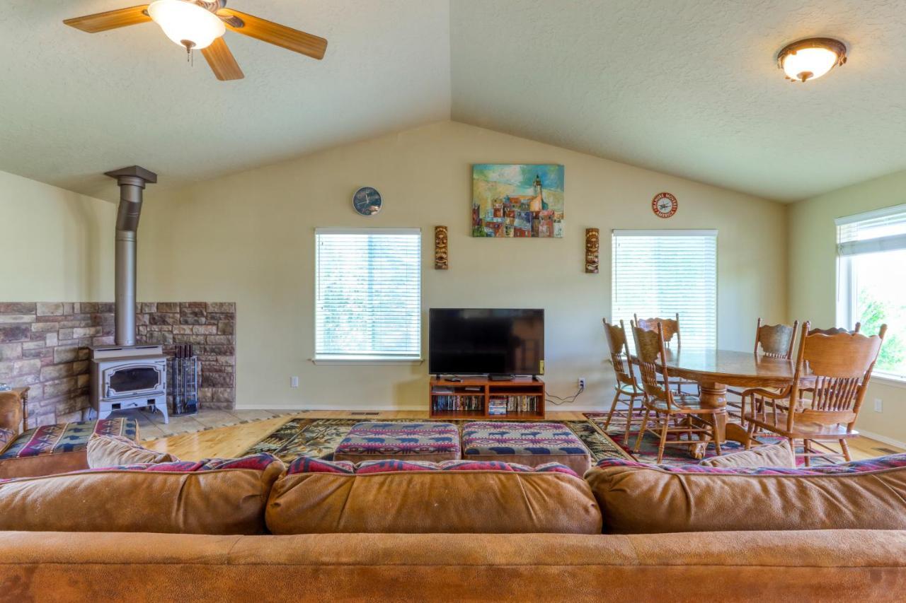 Meadow Walk Cabin La Pine Exterior photo